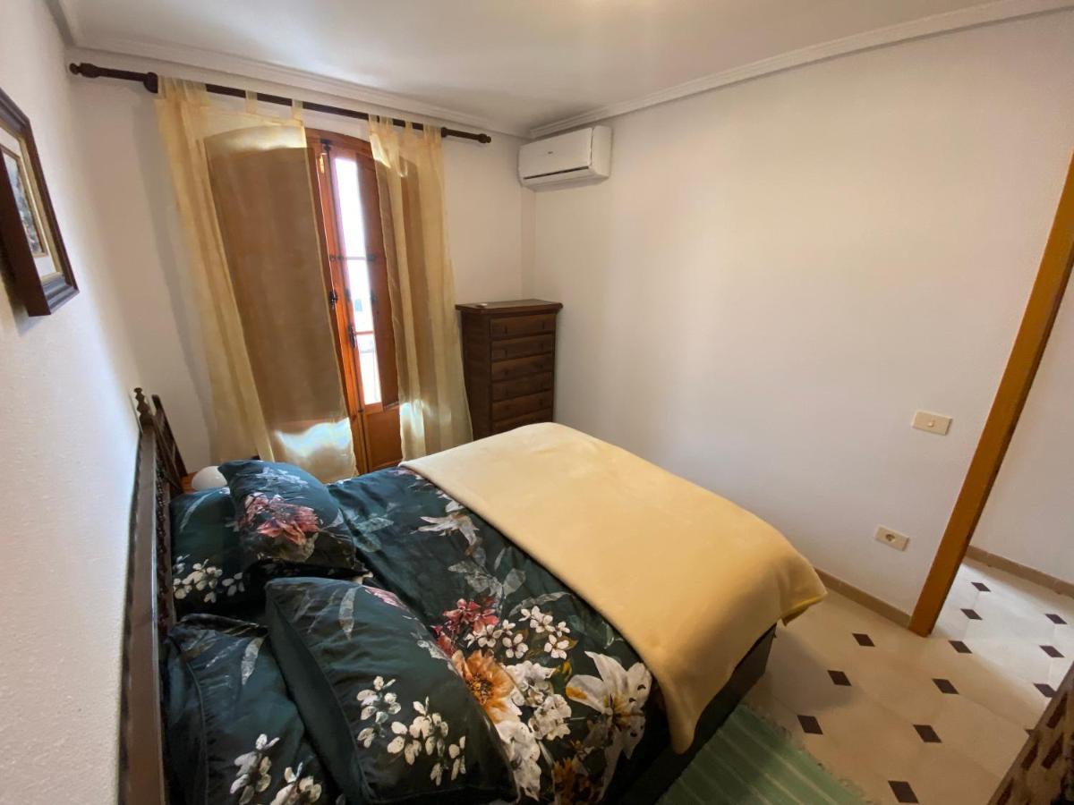 Orihuela Costa 2-Bedroom 1-Bath Renovated Vacation Rental On La Zenia Beach Exterior foto